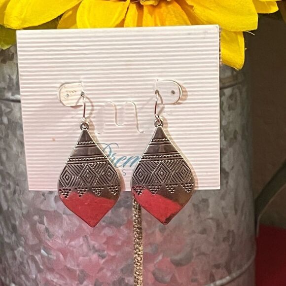 Premier Designs Silver Geometric Earrings #PDER1 - Picture 1 of 6